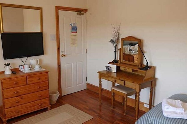 Room 17 of 35