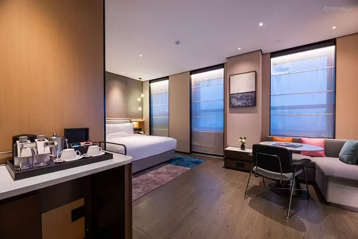 Room 10 of 38
