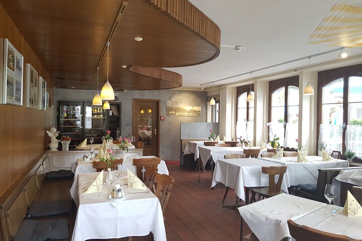 Dining 78 of 146