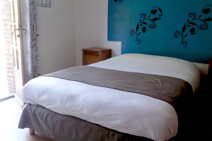 Room 4 of 32