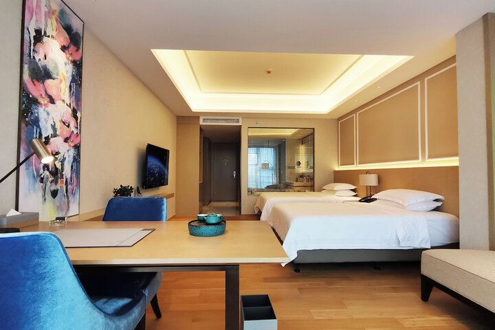 Room 3 of 28