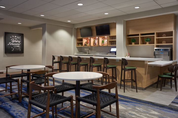 Lobby lounge