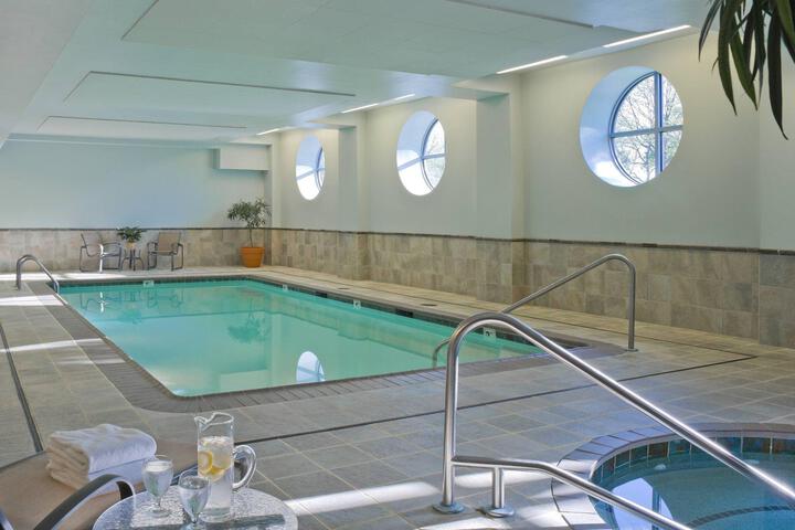 Hotel Pool