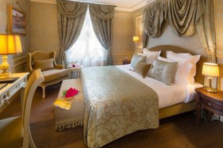 Room 21 of 62
