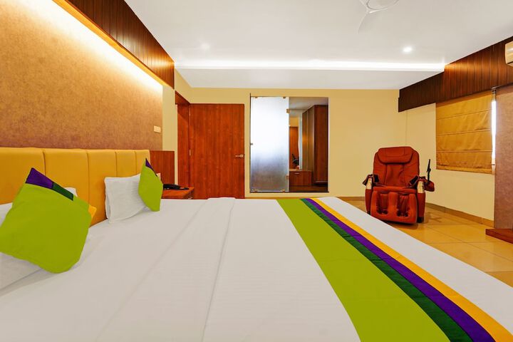 Room 21 of 34