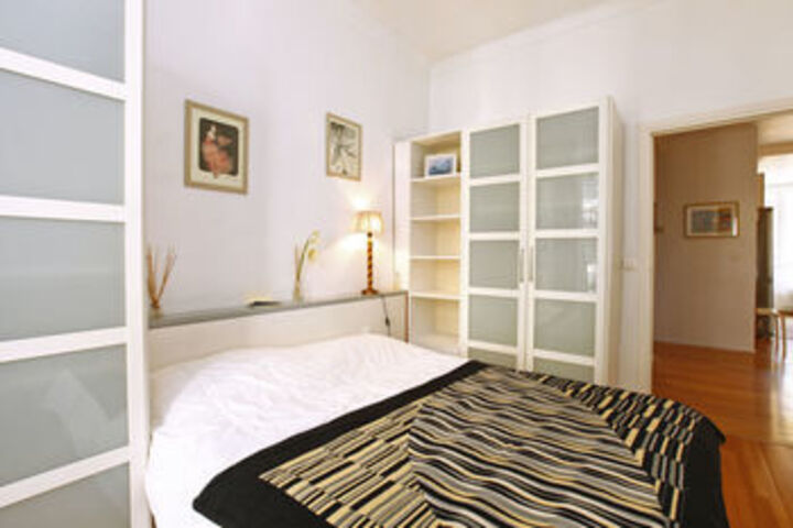 Room 8 of 18