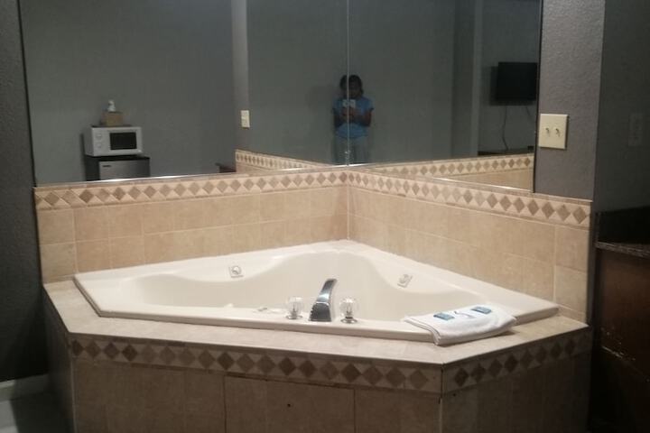 Room 6 of 22