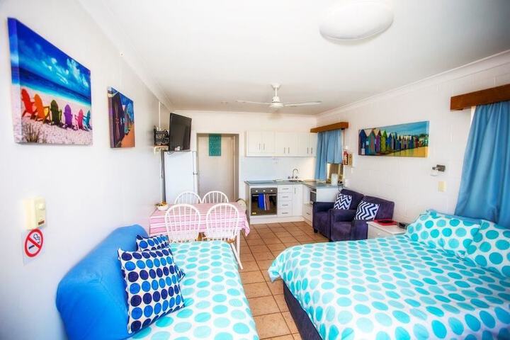 Room 2 of 33