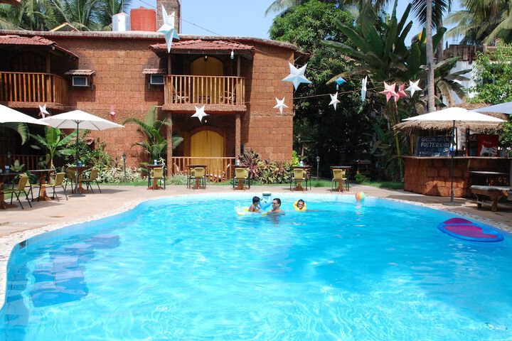 Pool Hotel