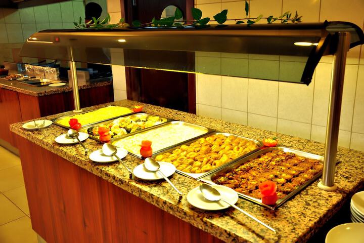 Dining 40 of 67
