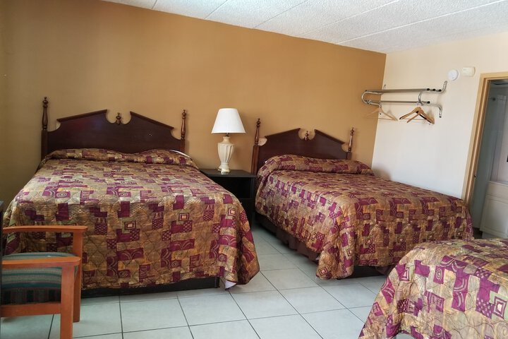 Room 9 of 35