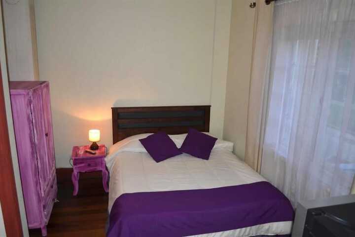 Room 5 of 11
