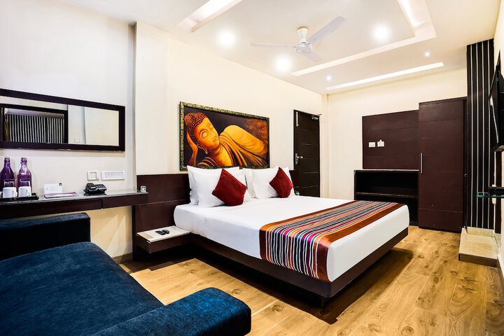 Room 10 of 29