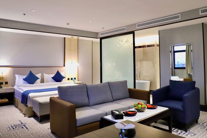 Room 29 of 82