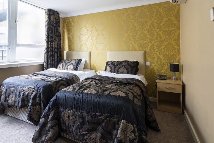 Room 15 of 36