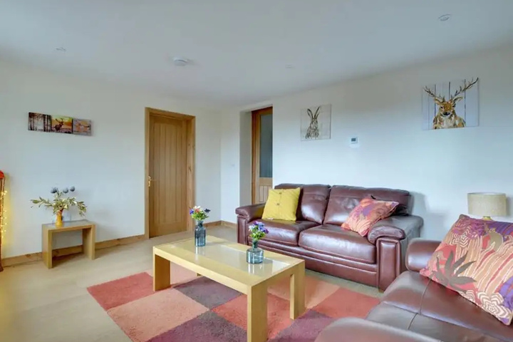 Photo of Quaint Holiday Home in Boughton Lees With Garden