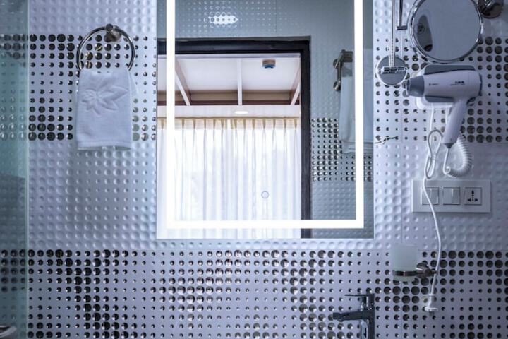 Room 26 of 49