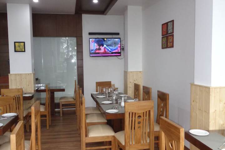 Dining 59 of 71