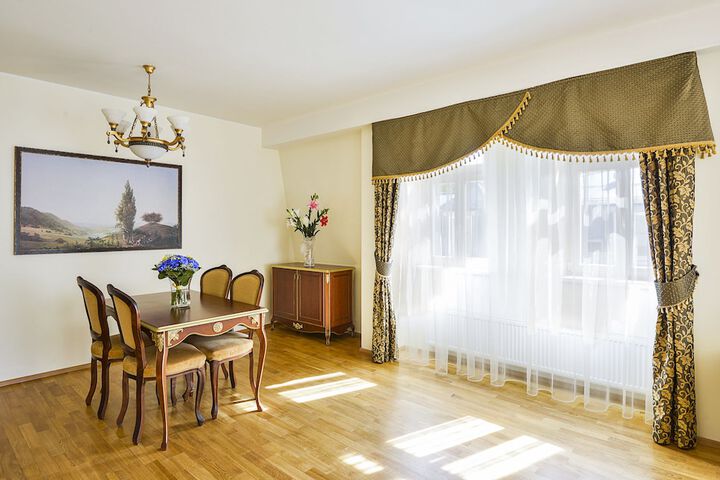 Room 14 of 49