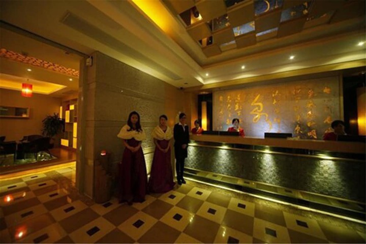 Hotel Lobby