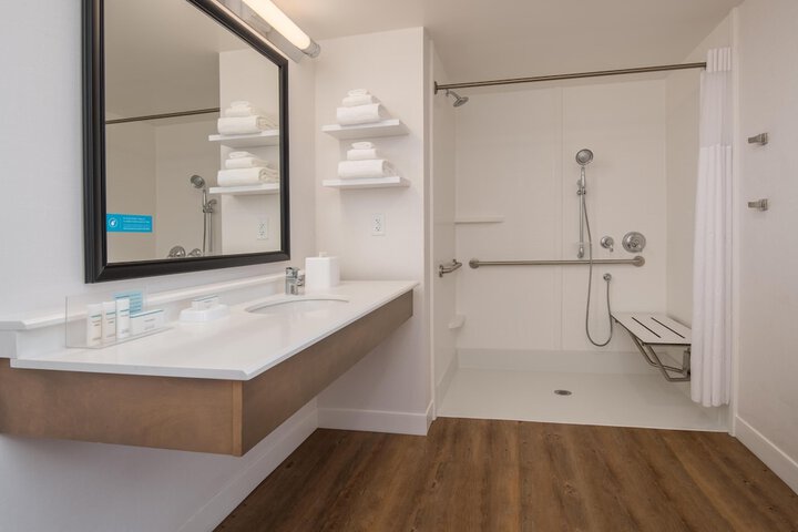 Bathroom shower