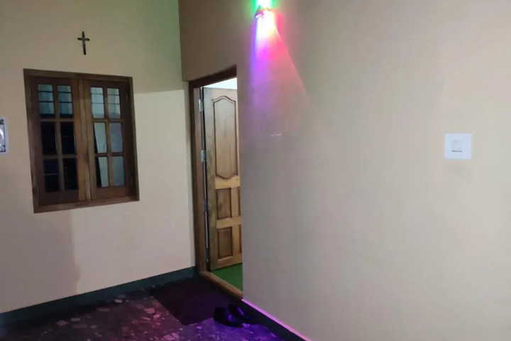 Room 10 of 20