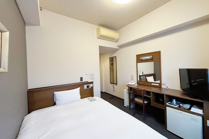 Room 5 of 35