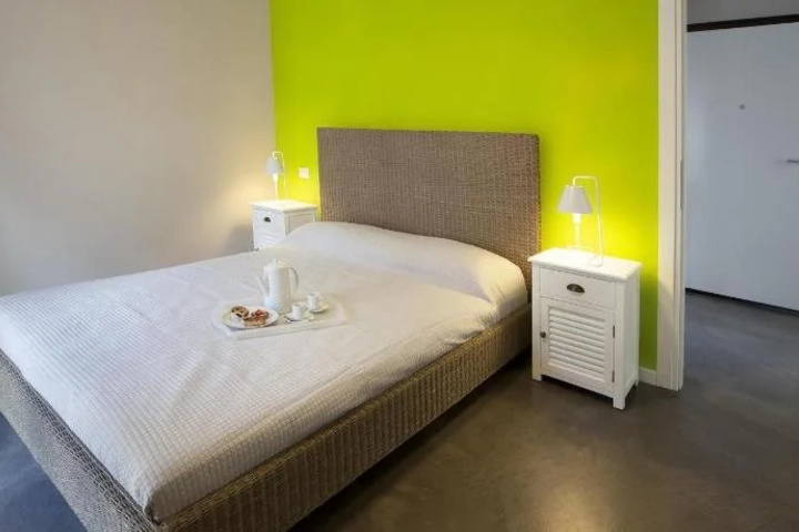 Room 3 of 10