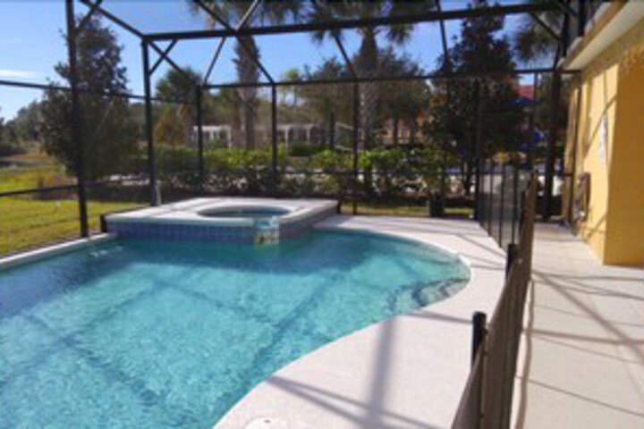 Pool 11 of 24
