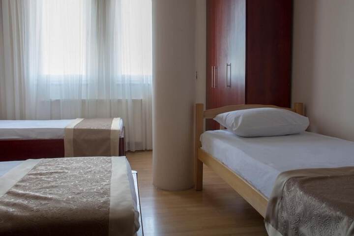 Room 6 of 35