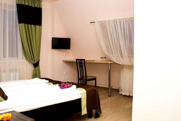 Room 5 of 61