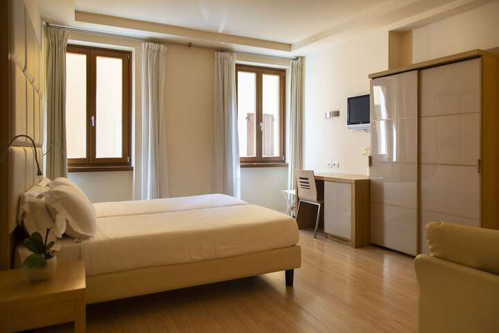 Room 3 of 49