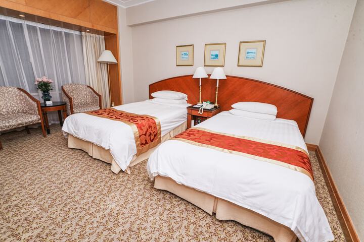 Room 25 of 90