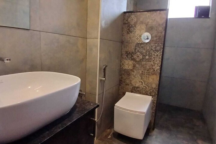 Room 14 of 27