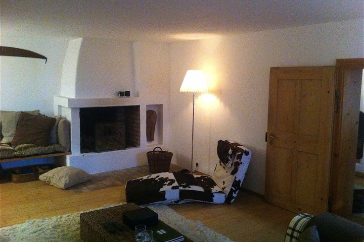 Room 6 of 13
