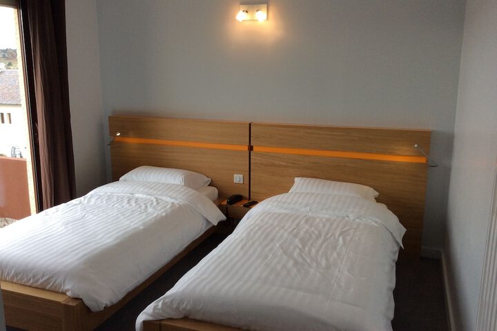 Room 8 of 38