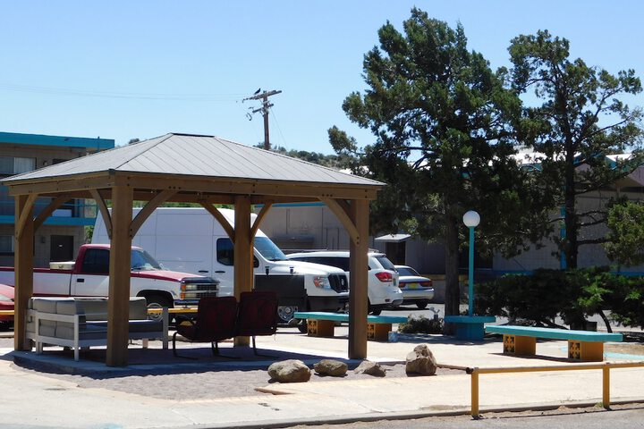 Property Grounds 33 of 41