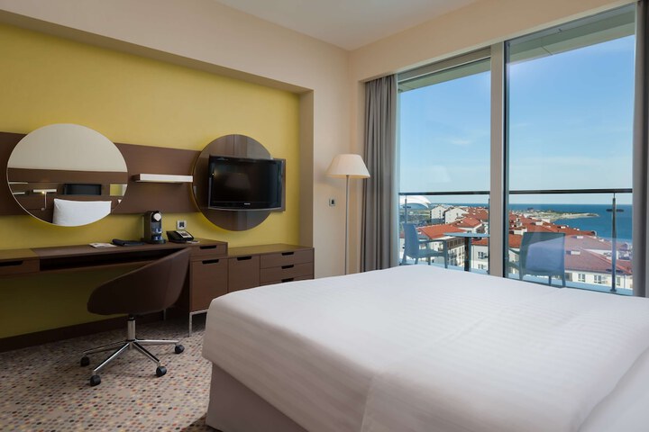 Room 26 of 410