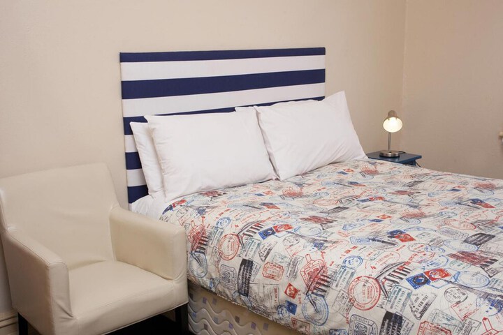 Room 6 of 35