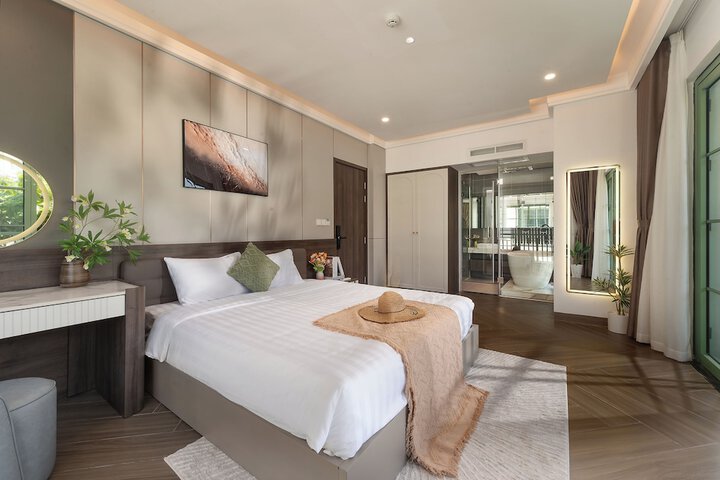 Room 100 of 501