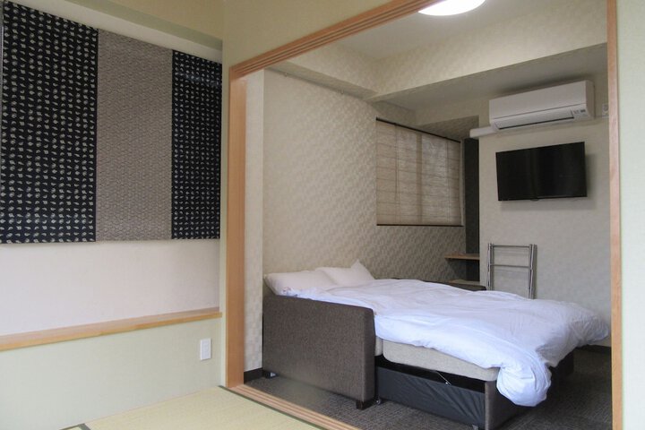 Room 17 of 27