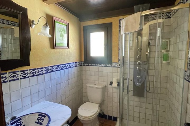 Room 13 of 28