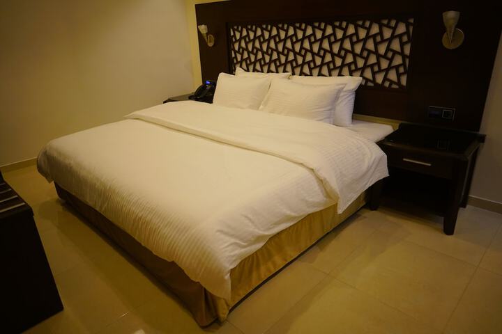Room 2 of 61