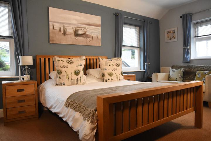 Room 2 of 38