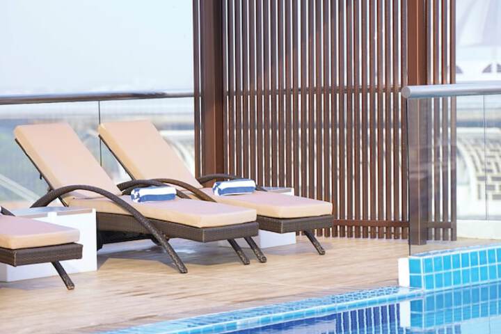 Hotel with Pool
