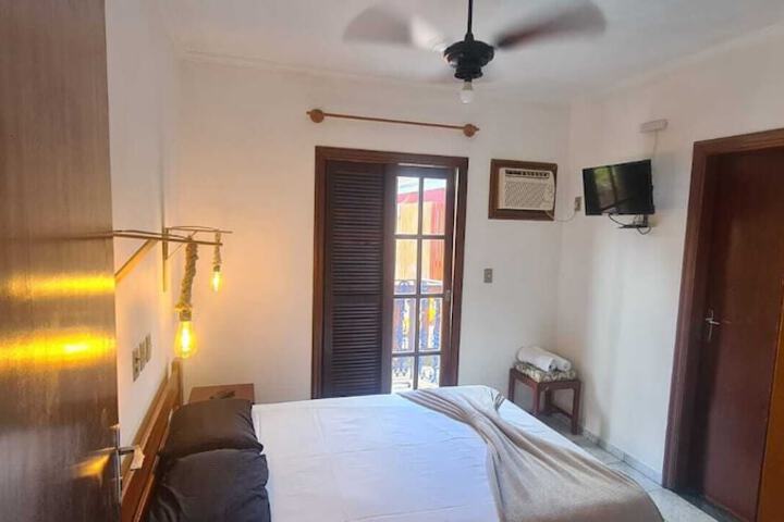 Room 1 of 8