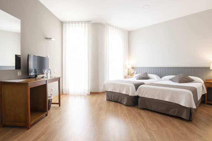 Room 8 of 35