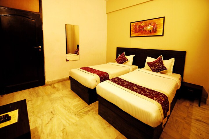 Room 11 of 21