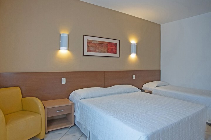 Room 4 of 28