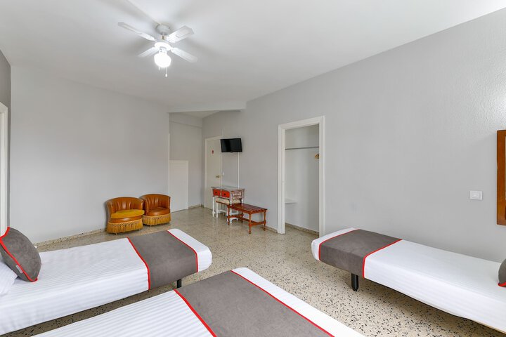 Room 9 of 31